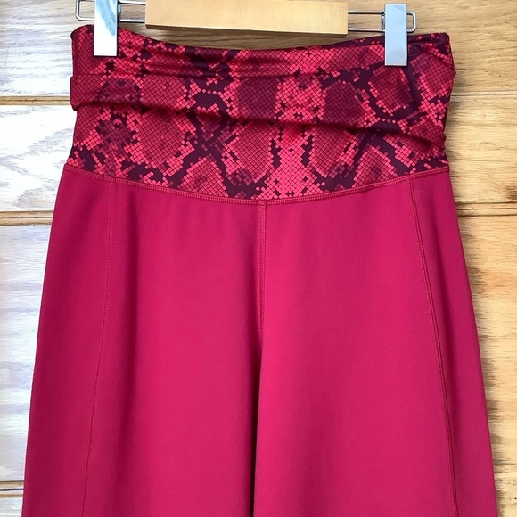 LULULEMON Cranberry Stillness Pant Size 6 - Picture 4 of 11